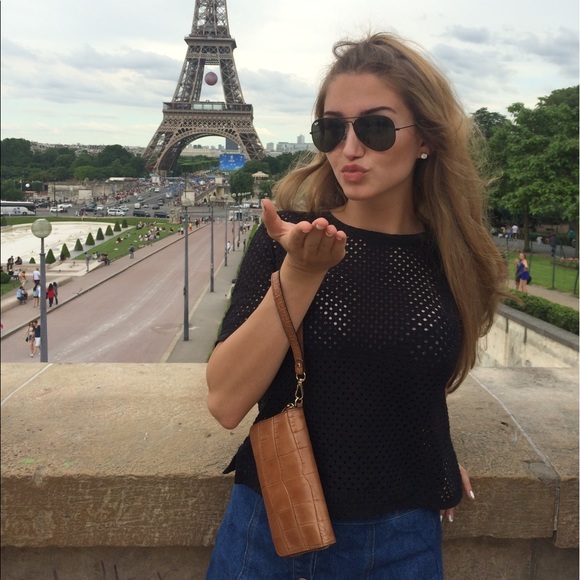 Hole pattern top - Picture 1 of 4